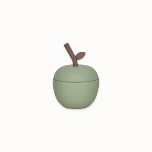 Pomme et sa paille en silicone verte