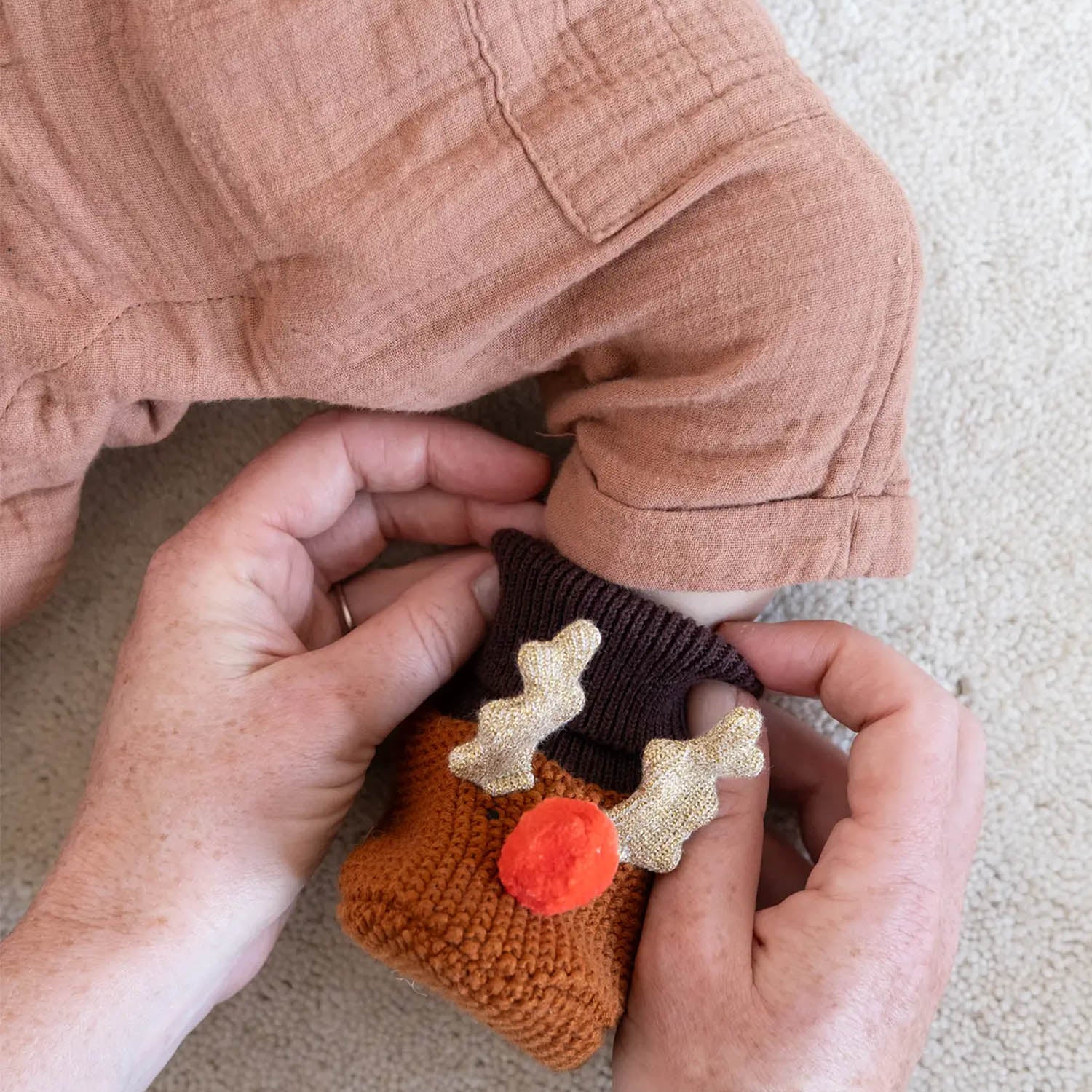 Chaussons-chaussettes renne – Image 3